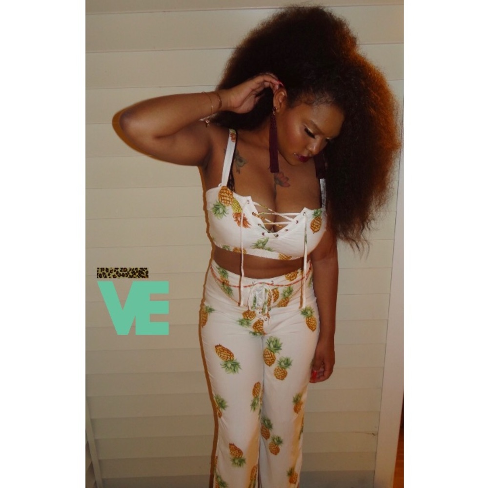 ✨New Retail✨ 2 Piece Pineapple Set 🍍